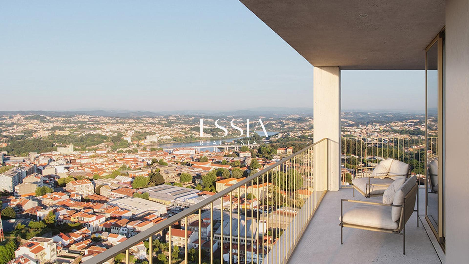 Apartamento T2 com Varanda e Terraço no Fernão Magalhães 127