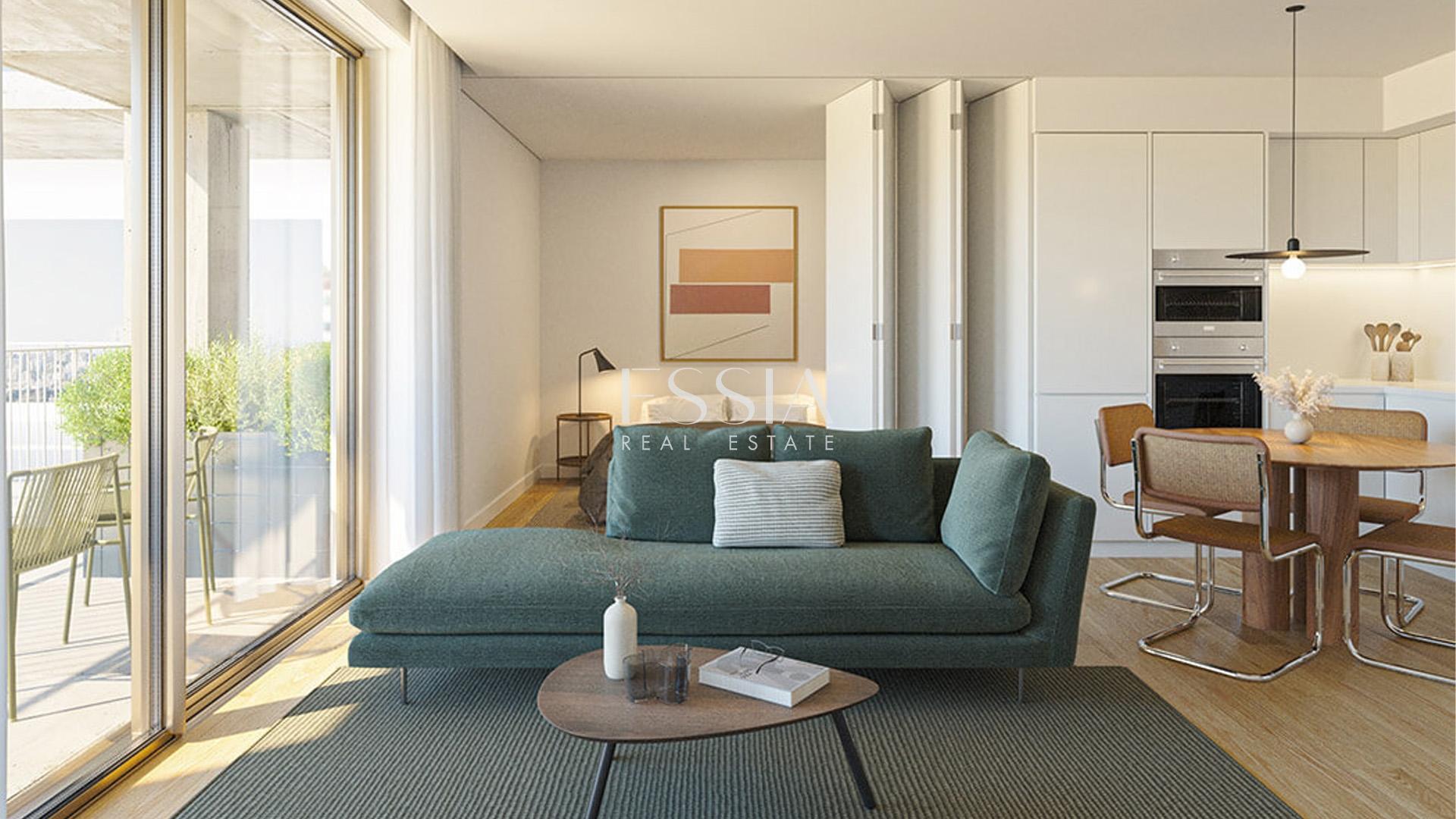 Apartamento T2 com Varanda e Terraço no Fernão Magalhães 127