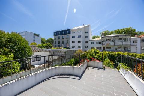 Moradia T5 com Jardim e Terraço na Foz do Douro