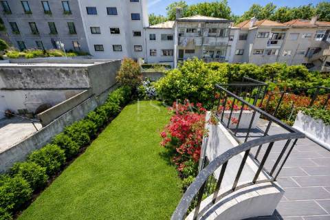 Moradia T5 com Jardim e Terraço na Foz do Douro