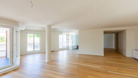 Apartamento T4 DUPLEX Venda em Aldoar, Foz do Douro e Nevogilde,Porto