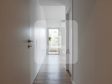 Apartamento T2 com Terraço em Ramalde | Porto