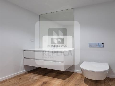 Apartamento T2 com Terraço em Ramalde | Porto