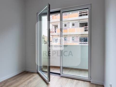 Apartamento T2 com Terraço em Ramalde | Porto