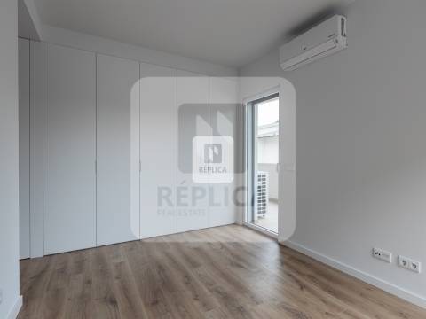 Apartamento T2 com Terraço em Ramalde | Porto