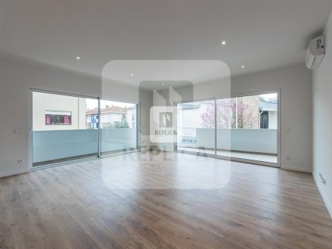 Apartamento T2 com Terraço em Ramalde | Porto