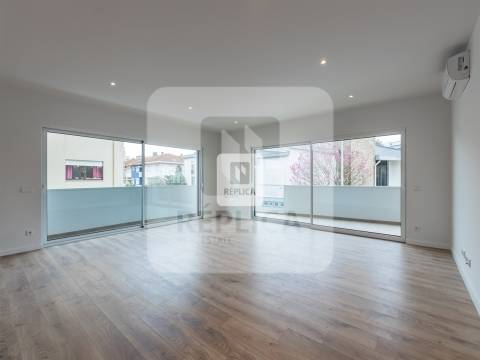 Apartamento T2 com Terraço em Ramalde | Porto