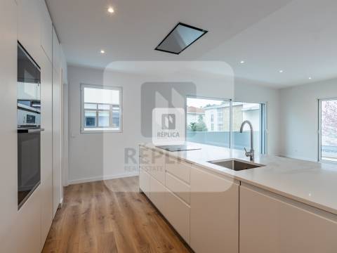 Apartamento T2 com Terraço em Ramalde | Porto