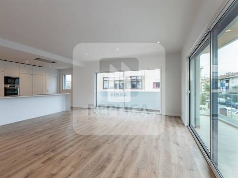 Apartamento T2 com Terraço em Ramalde | Porto