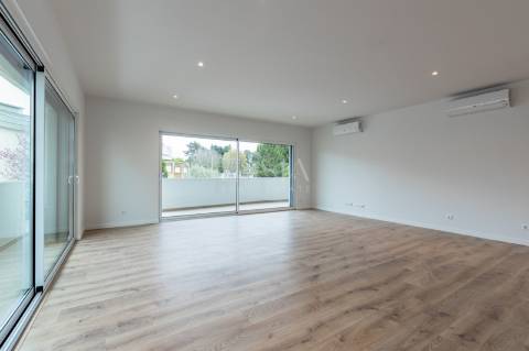 Apartamento T2 com Terraço em Ramalde | Porto