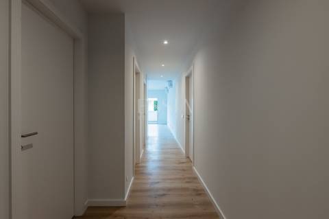 Apartamento T2 com Terraço em Ramalde | Porto