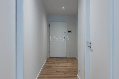 Apartamento T2 com Terraço em Ramalde | Porto