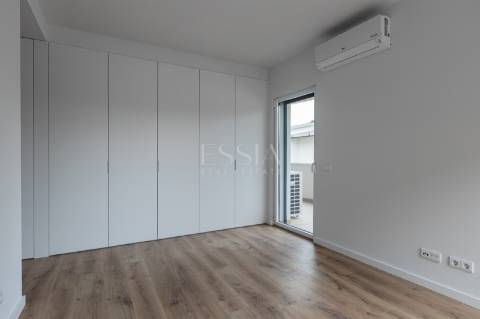 Apartamento T2 com Terraço em Ramalde | Porto