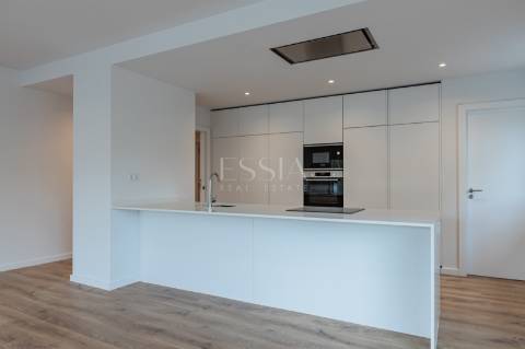 Apartamento T2 com Terraço em Ramalde | Porto