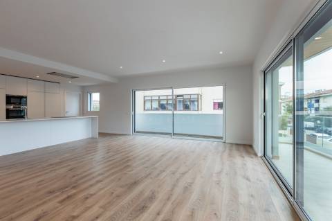 Apartamento T2 com Terraço em Ramalde | Porto