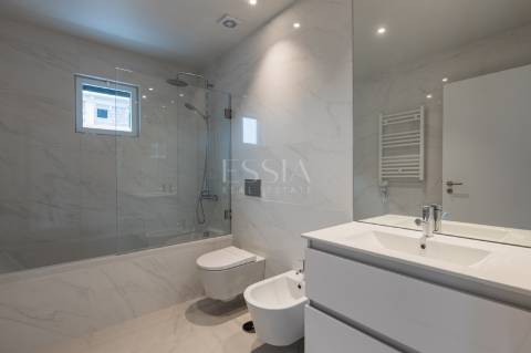 Apartamento T2 com Terraço em Ramalde | Porto