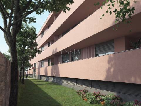 Apartamento T2 Duplex com 2 Varandas e Terraço em Ramalde