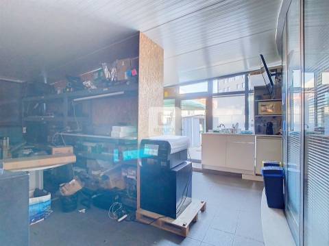 Espaço de escritório/loja para venda -  Casa da Música e Avenida da Boavista