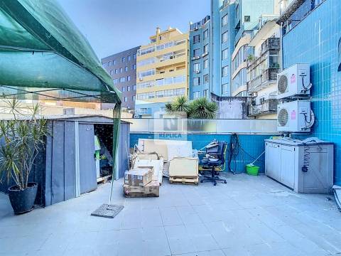 Espaço de escritório/loja para venda -  Casa da Música e Avenida da Boavista