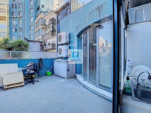 Espaço de escritório/loja para venda -  Casa da Música e Avenida da Boavista