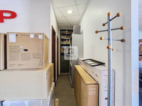 Espaço de escritório/loja para venda -  Casa da Música e Avenida da Boavista