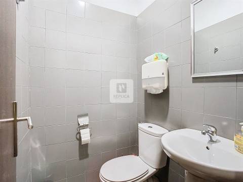 Espaço de escritório/loja para venda -  Casa da Música e Avenida da Boavista