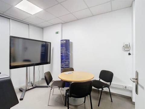 Espaço de escritório/loja para venda -  Casa da Música e Avenida da Boavista