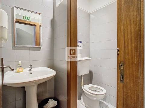 Espaço de escritório/loja para venda -  Casa da Música e Avenida da Boavista