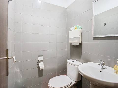 Espaço de escritório/loja para venda -  Casa da Música e Avenida da Boavista