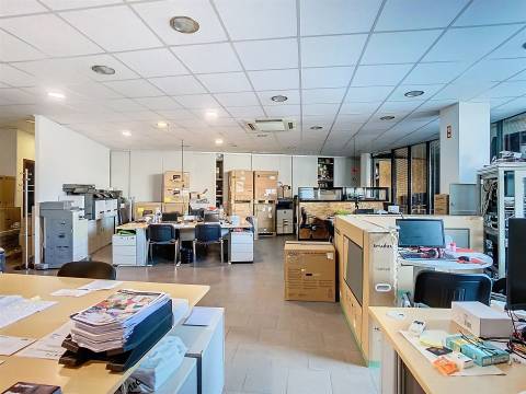 Espaço de escritório/loja para venda -  Casa da Música e Avenida da Boavista