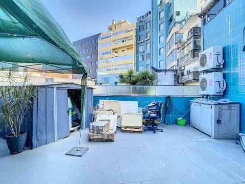 Espaço de escritório/loja para venda -  Casa da Música e Avenida da Boavista