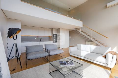 Loft T0 com Varanda na Quinta de Cravel em Vila Nova de Gaia