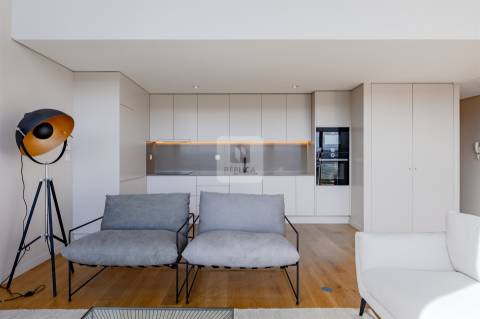 Loft T0 com Varanda na Quinta de Cravel em Vila Nova de Gaia