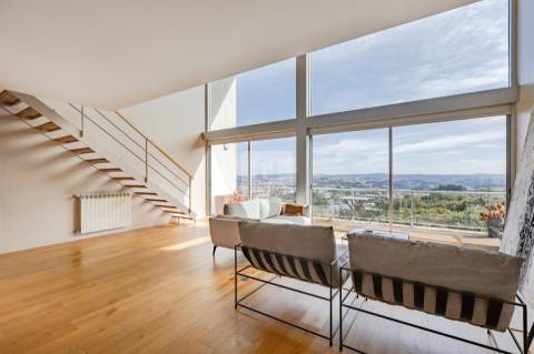 Loft T0 com Varanda na Quinta de Cravel em Vila Nova de Gaia