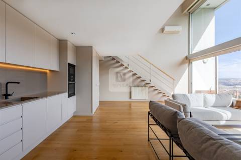 Loft T0 com Varanda na Quinta de Cravel em Vila Nova de Gaia