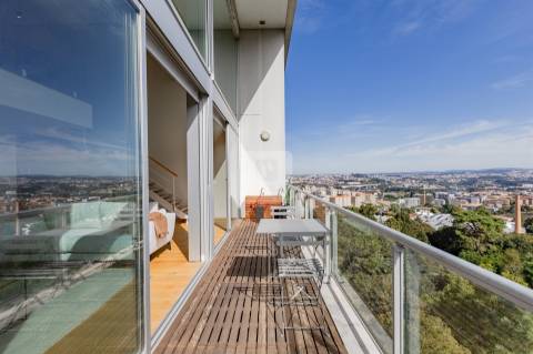 Loft T0 com Varanda na Quinta de Cravel em Vila Nova de Gaia
