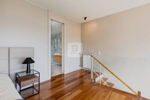 Loft T0 com Varanda na Quinta de Cravel em Vila Nova de Gaia