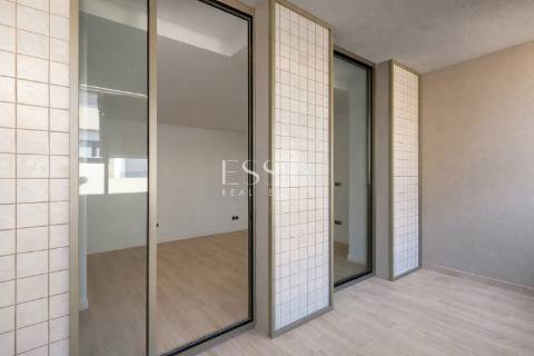 Moradia T4 Triplex com terraço, jardim e piscina no centro de Matosinhos Sul