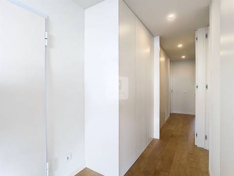 Apartamento T3 com varandas próximo ao mar em Canidelo, Vila Nova Gaia