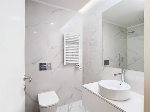 Apartamento T3 com varandas próximo ao mar em Canidelo, Vila Nova Gaia