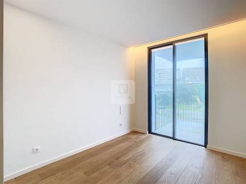 Apartamento T3 com varandas próximo ao mar em Canidelo, Vila Nova Gaia