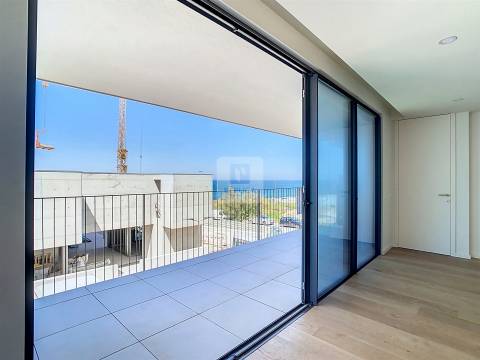 Apartamento T3 com varandas próximo ao mar em Canidelo, Vila Nova Gaia