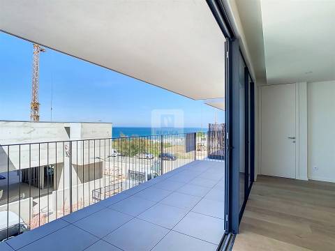 Apartamento T3 com varandas próximo ao mar em Canidelo, Vila Nova Gaia