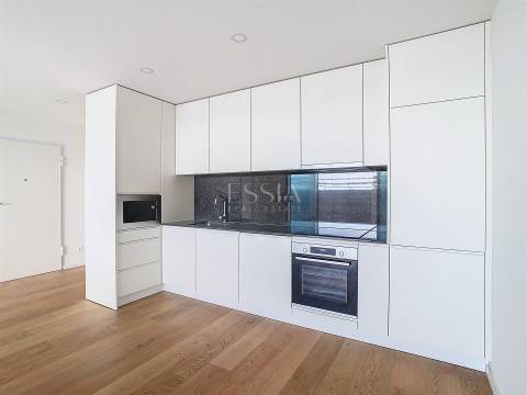 Apartamento T3 com varandas próximo ao mar em Canidelo, Vila Nova Gaia