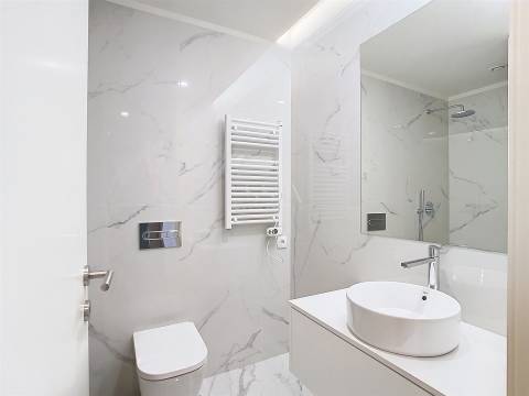 Apartamento T3 com varandas próximo ao mar em Canidelo, Vila Nova Gaia