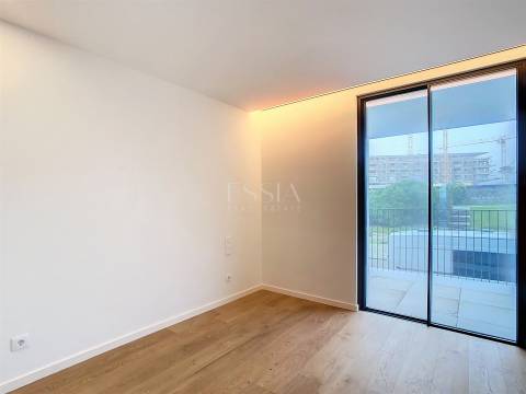 Apartamento T3 com varandas próximo ao mar em Canidelo, Vila Nova Gaia