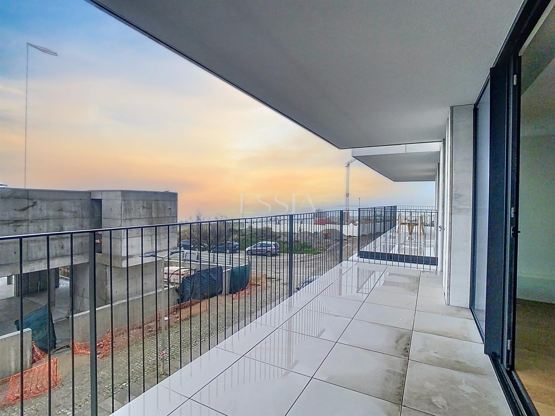 Apartamento T3 com varandas próximo ao mar em Canidelo, Vila Nova Gaia