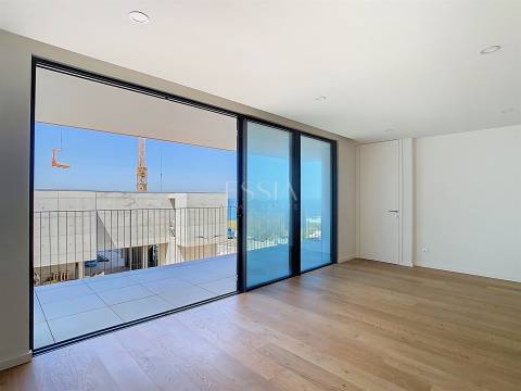 Apartamento T3 com varandas próximo ao mar em Canidelo, Vila Nova Gaia