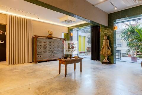 Estúdio/Loft de Luxo com Terraço e Acabamentos de Alta Qualidade - Bairro das Artes