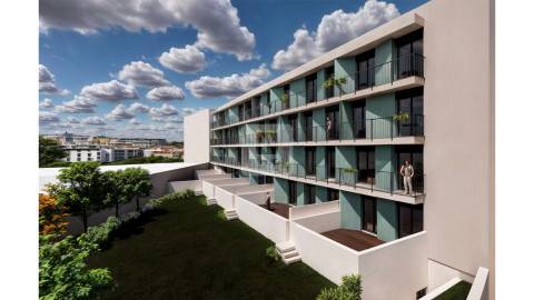 Apartamento T0 com Varanda e Garagem no CC FLATS